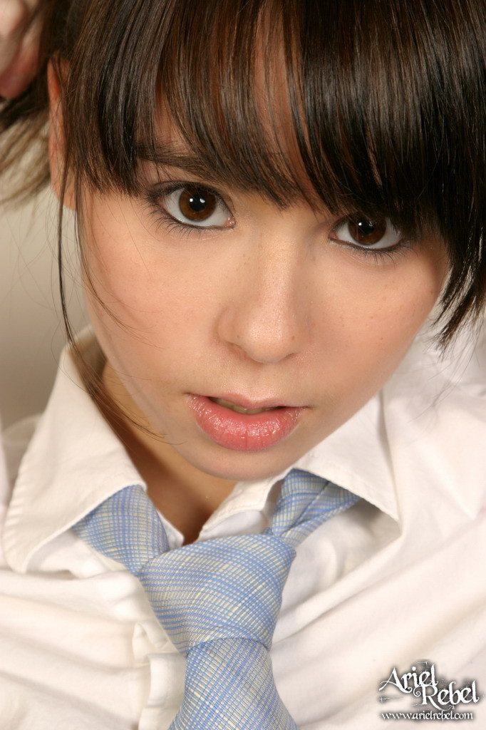 Ariel Rebel Necktie Vids