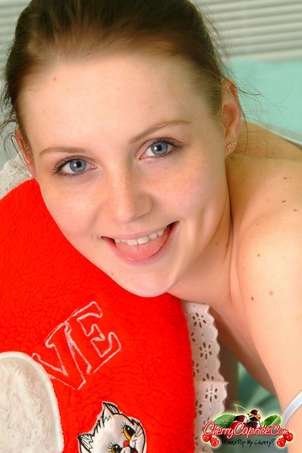 Cherry Caprice Blue Eyes amateur